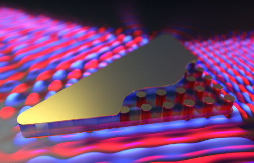 Zero-index material made of silicon pillar arrays embedded in a...